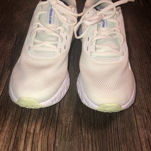 Nike Womens Revolution 5 BQ3207-110 White Running Shoes Sneakers Size 8.5